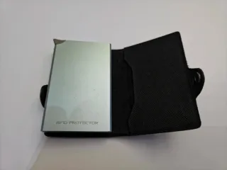 Moero Saffiano ZIP Nero con Portacarte Grigio