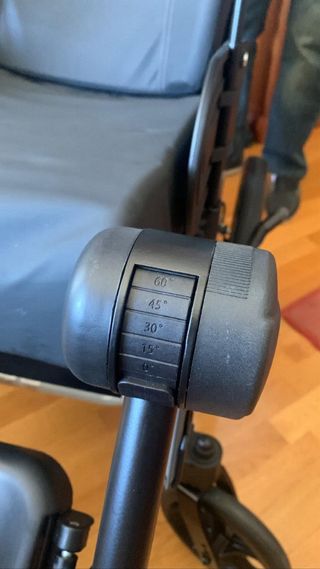 Silla de ruedas basculante reclinable