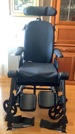 Silla de ruedas basculante reclinable