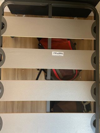 Cama individual con colchón y cabecero