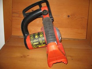 Black & Decker GKC1817 Sega a Batteria