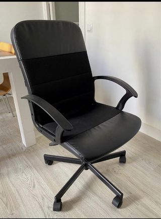 Silla de oficina negra