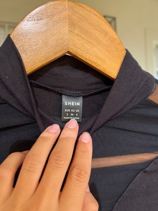 Body negro cuello alto mangas largas