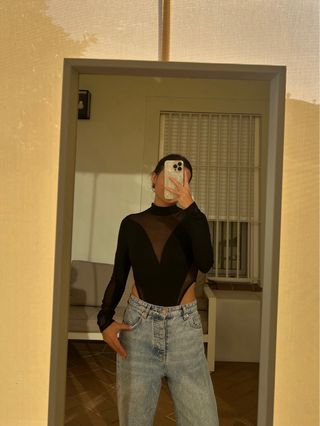 Body negro cuello alto mangas largas