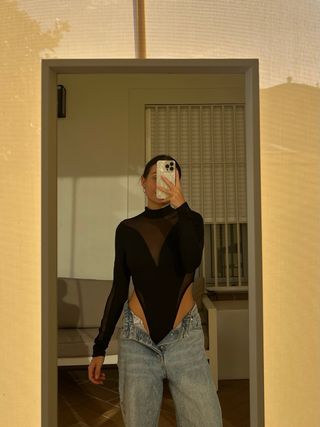 Body negro cuello alto mangas largas