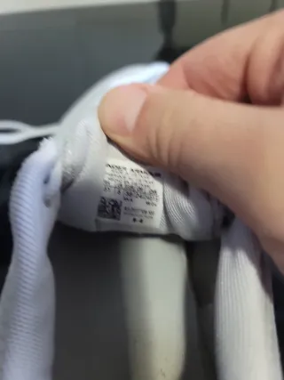 Zapatillas niño Under Armour grises y blancas