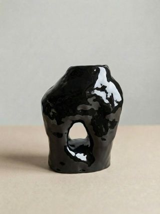 Vaso nero in ceramica fatto a mano, pezzo unico