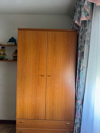 Armario de madera