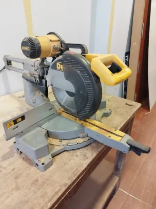 Ingletadora telescópica DeWalt