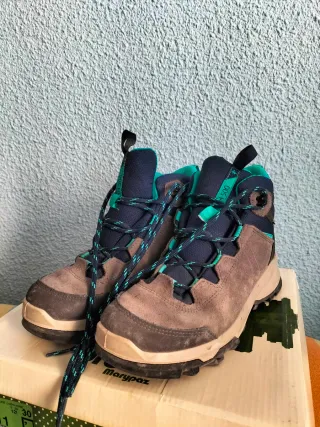 Botas de montaña Quechua impermeables