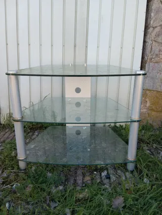 Mesa TV cristal 3 baldas.