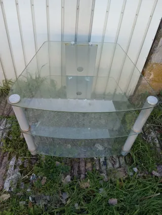 Mesa TV cristal 3 baldas.