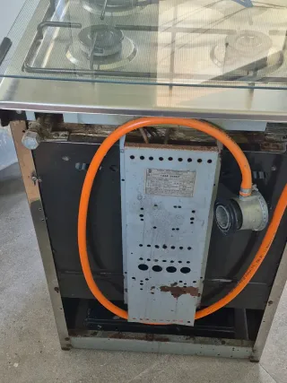 Cocina de gas con horno 53 fondo 51 ancho 86 alto