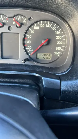 Volkswagen Golf 2000