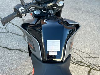 Moto KTM 125 Duke Naked Manual