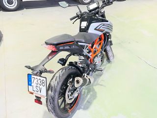Moto KTM 125 Duke Naked Manual