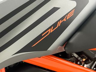 Moto KTM 125 Duke Naked Manual