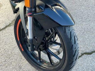 Moto KTM 125 Duke Naked Manual