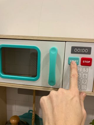 Cocinita de juguete de madera 72x40x109