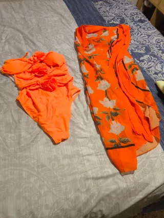 Conjunto bañador y pareo naranja