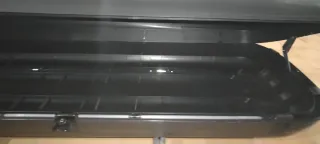 Cofre de techo grande con barras