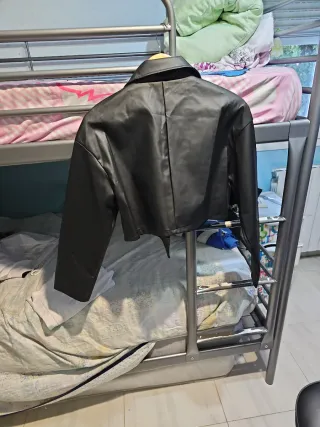 Chaqueta cuero corta mujer