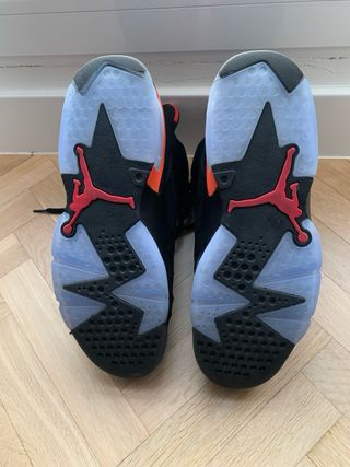 Zapatillas Jordan Negras y Rojas