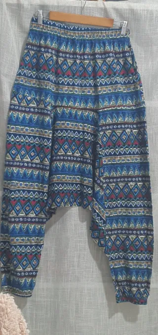 Pantalón harén estampado multicolor