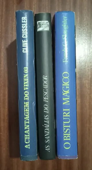 Lote 3 livros de ficção, em bom estado! Capa dura!