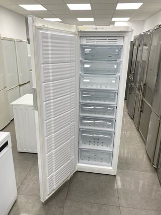 Congelador vertical Edesa blanco A+ 185x60 + envio