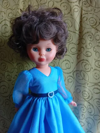 Precioso vestido azul para Nancy