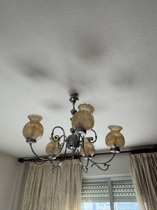 Lámpara de techo antigua