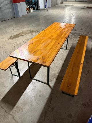 Mesa y bancos plegables madera hay 10 un 150€/ud