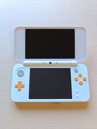 Nintendo 2DS XL Blanca y Naranja
