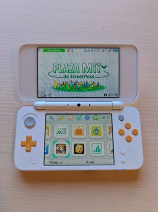 Nintendo 2DS XL Blanca y Naranja