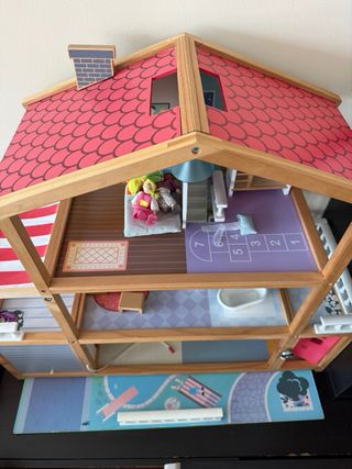 Casa de muñecas Hape de madera