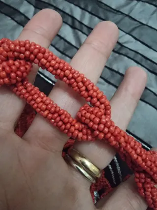 Collana perline rosse