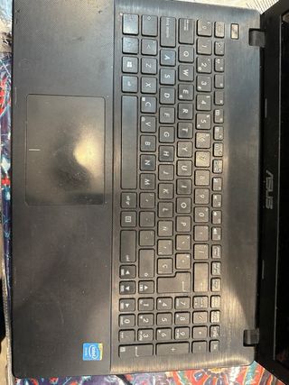 Portátil ASUS F551M