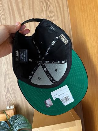 Gorra Denver Nuggets New Era Negra y Dorada