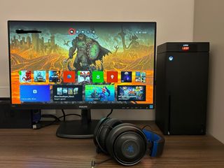 Xbox Series X con ventola G-story e cuffie Razer