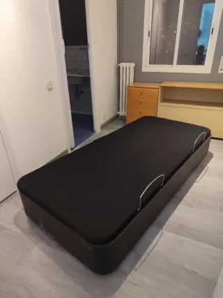 Base cama baúl negra + colchón
