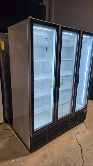 Nevera vertical puertas cristal
