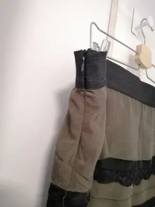 Falda combinada con encaje