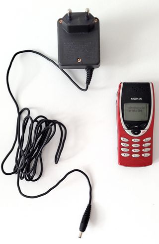 Nokia 8210 Libre + Cargador