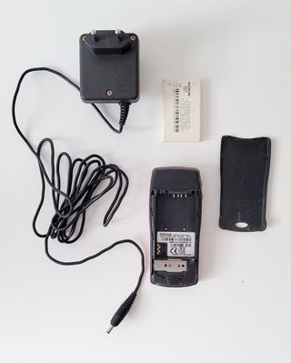 Nokia 8210 Libre + Cargador