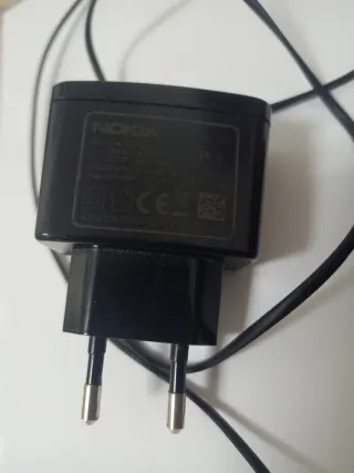 Nokia 7100 con cargador