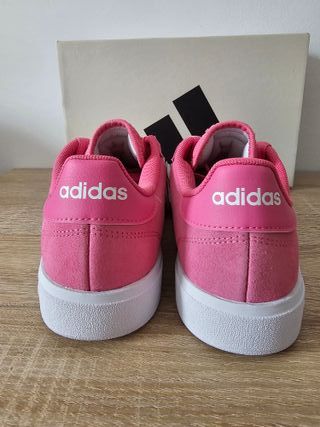Zapatillas Adidas. Nuevas