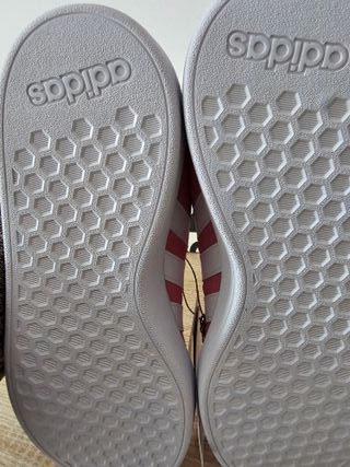 Zapatillas Adidas. Nuevas