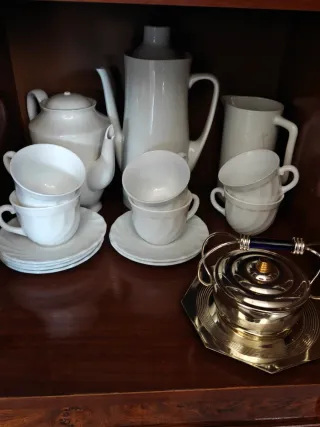 Antiguo juego de café de porcelana