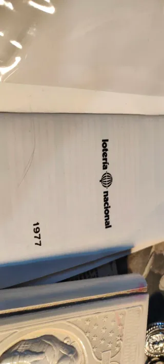 Lote de objetos antiguos y coleccionables